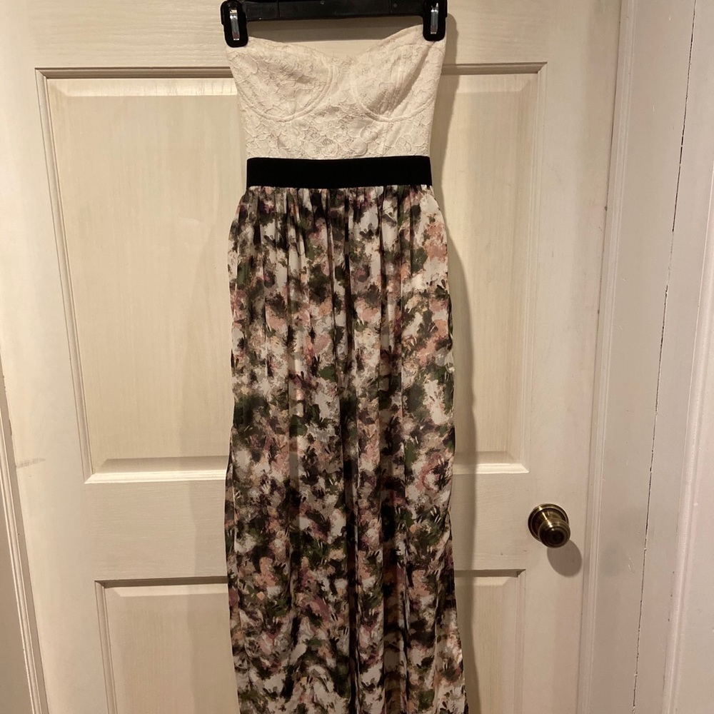 Maxi strapless dress